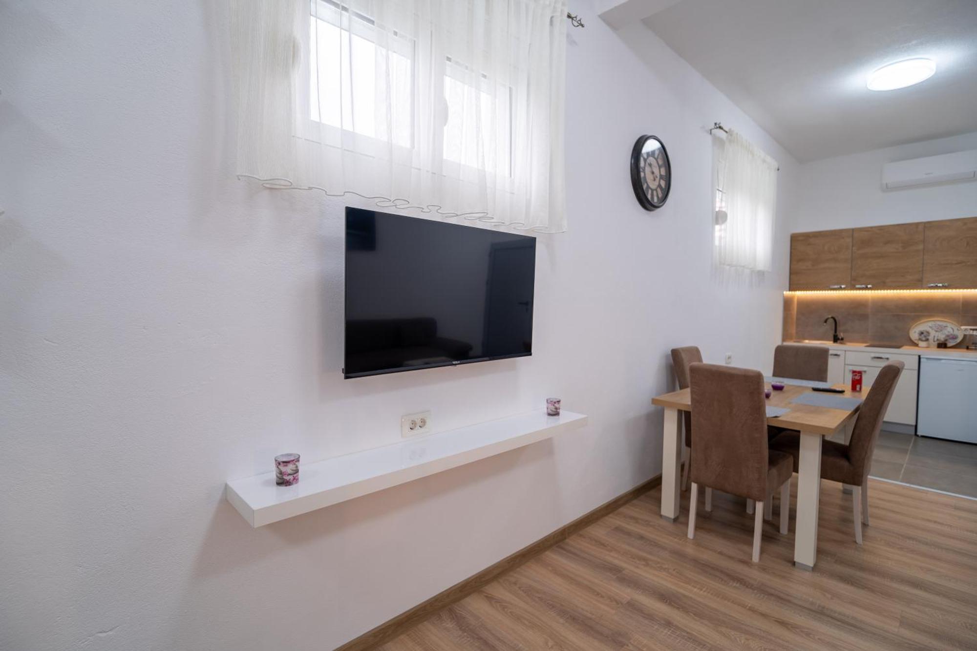 Dane Apartment Airport Podgorica Mitrovici  Exterior foto